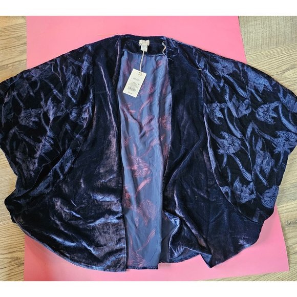 NEW A New Day short sleeve velvet and sheer navy blue kimono type top.  Size OSF - Picture 3 of 6